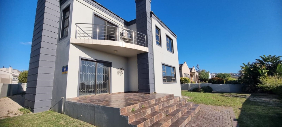 4 Bedroom Property for Sale in Country Club Western Cape